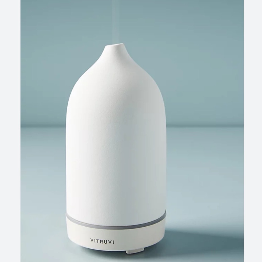 NWT Vitruvi White Stone Essential Oil Diffuser